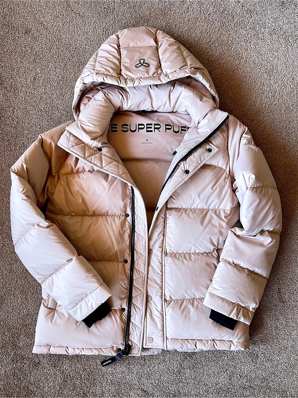 Aritzia The Super Puff Puffer Jacket in Pink Size Small Like New